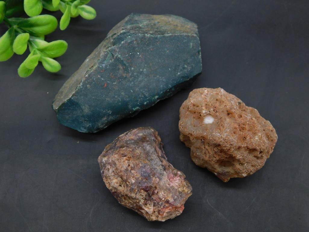 MIXED ROUGH LOT ROCK STONE LAPIDARY SPECIMEN: MIXED ROUGH LOT ROCK STONE LAPIDARY SPECIMEN