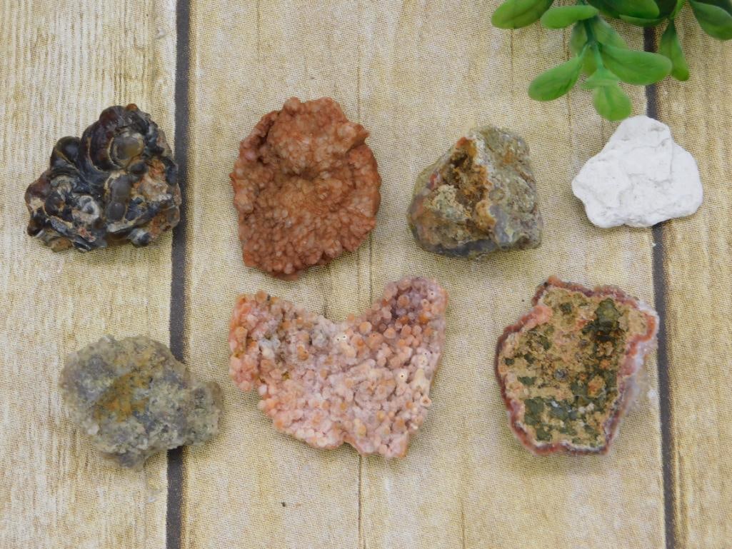 MIXED ROUGH LOT ROCK STONE LAPIDARY SPECIMEN: MIXED ROUGH LOT ROCK STONE LAPIDARY SPECIMEN
