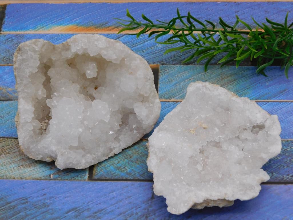 GEODE ROCK STONE LAPIDARY SPECIMEN (1 of 2)