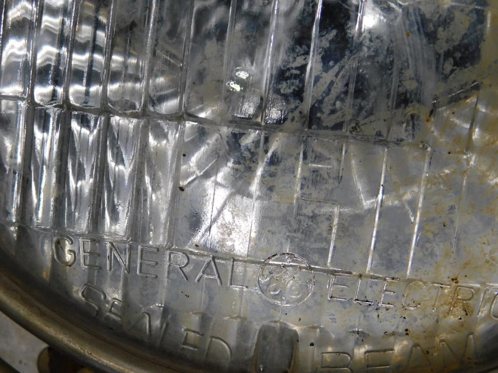 MIXED LIGHTS VINTAGE AUTOMOBILIA ANTIQUE (1 of 2)