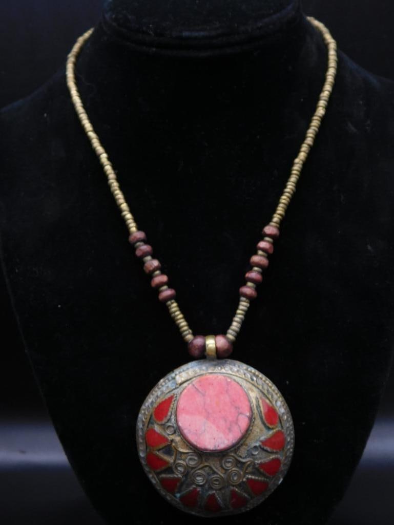 RED JASPER MEDALLION PENDANT NECKLACE ROCK STONE LAPIDARY SPECIMEN: RED JASPER MEDALLION PENDANT NECKLACE ROCK STONE LAPIDARY SPECIMEN