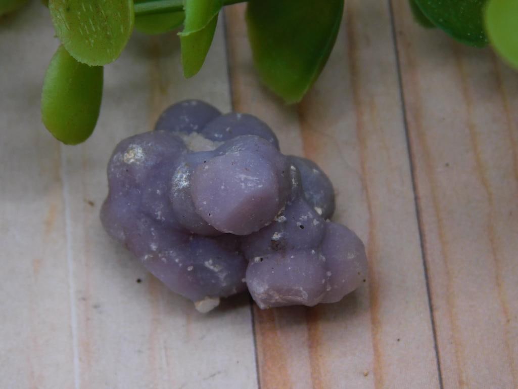 Grape Agate ROCK STONE LAPIDARY SPECIMEN (1 of 2)