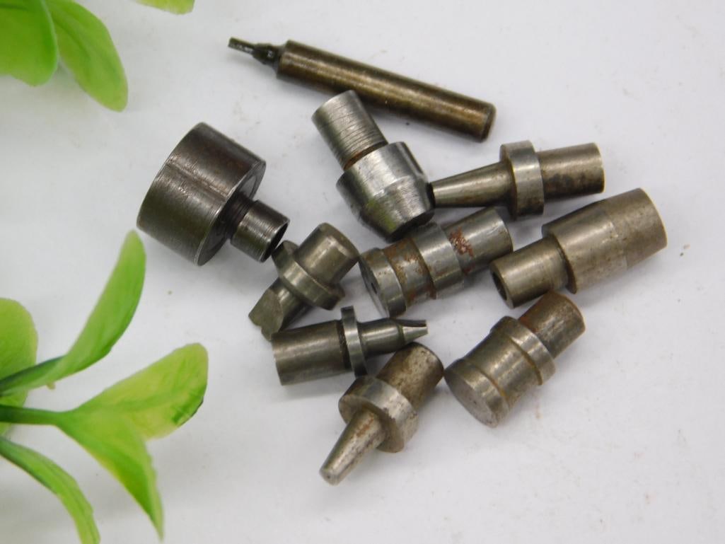 VINTAGE WATCHMAKER WATCHMAKING STUMP TOOLS 3049: Includes a mix of metal stump tools of varying shapes and sizes. Suitable for industrial applications or watchmaking projects requiring precision components. Made from durable metal materials for long