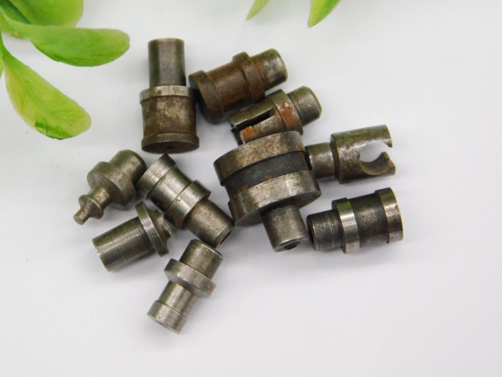 VINTAGE WATCHMAKER WATCHMAKING STUMP TOOLS 3081: Includes a mix of metal stump tools of varying shapes and sizes. Suitable for industrial applications or watchmaking projects requiring precision components. Made from durable metal materials for long