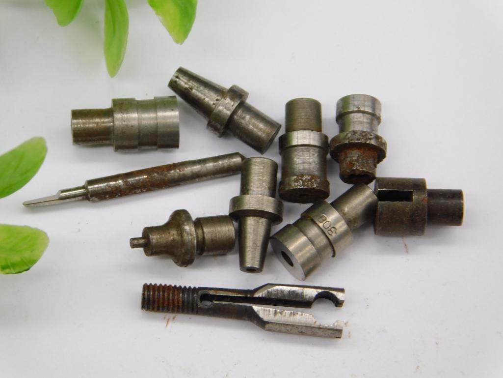 VINTAGE WATCHMAKER WATCHMAKING STUMP TOOLS 3099: Includes a mix of metal stump tools of varying shapes and sizes. Suitable for industrial applications or watchmaking projects requiring precision components. Made from durable metal materials for long