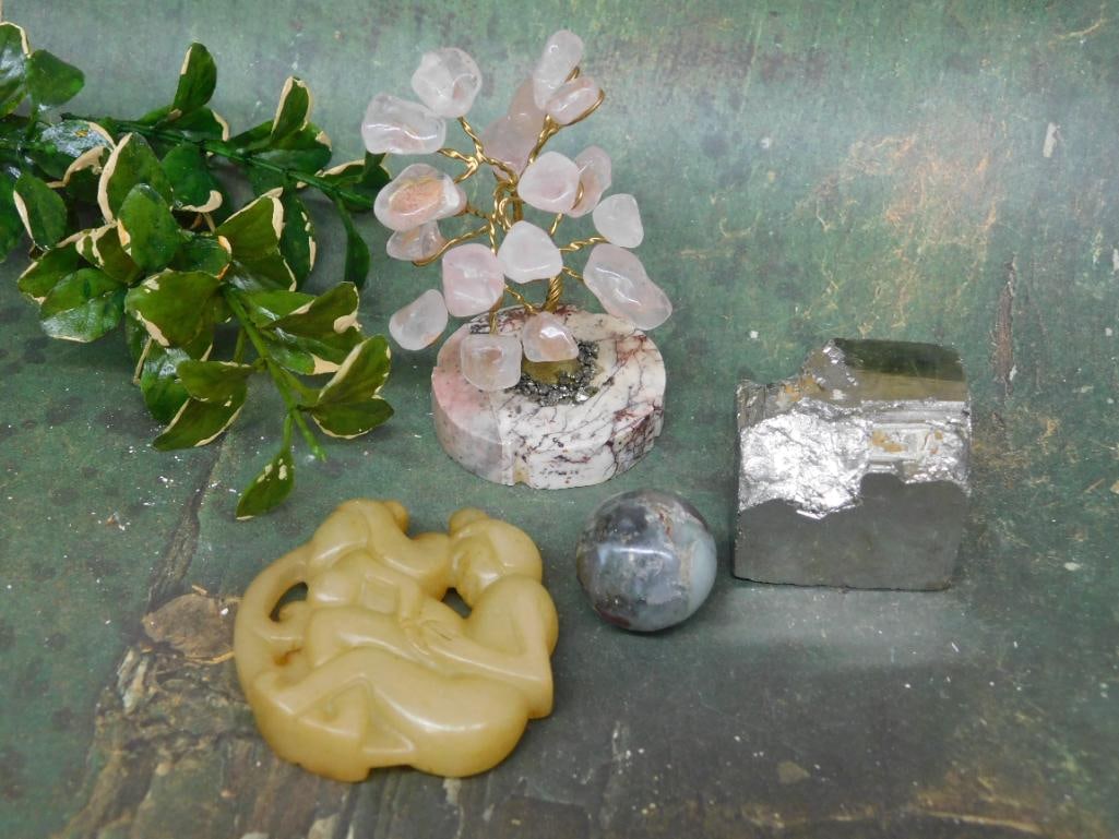 MIXED LOT ROCK STONE LAPIDARY SPECIMEN: MIXED LOT ROCK STONE LAPIDARY SPECIMEN - Authentic estate find offered in our online auction. Perfect for collectors, resellers, and enthusiasts of vintage, antiques, minerals, rocks, crystals, jewelr