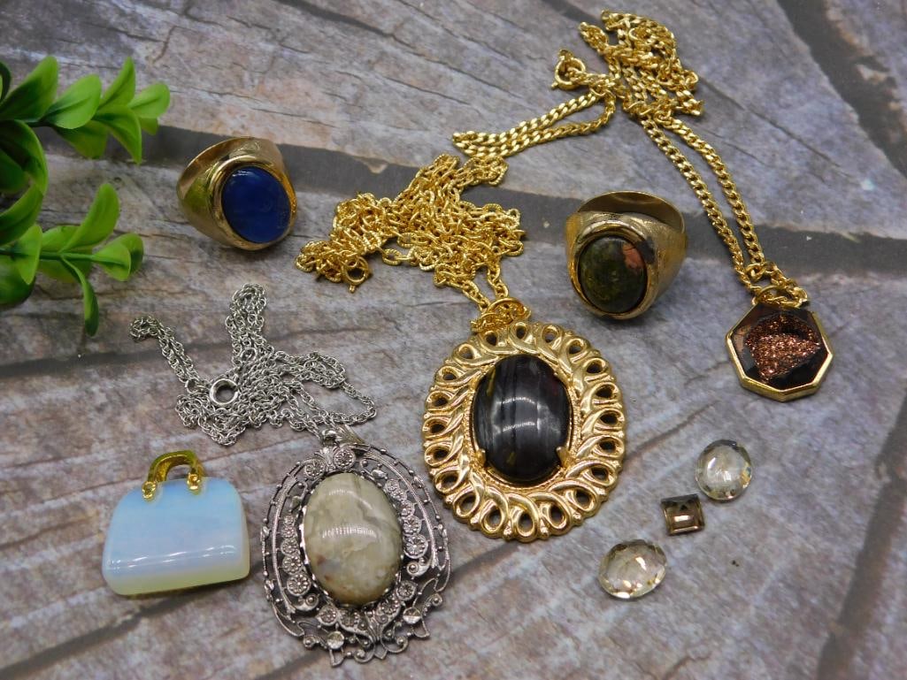 MIXED JEWELRY LOT ROCK STONE LAPIDARY SPECIMEN: MIXED JEWELRY LOT ROCK STONE LAPIDARY SPECIMEN - Authentic estate find offered in our online auction. Perfect for collectors, resellers, and enthusiasts of vintage, antiques, minerals, rocks, crystals