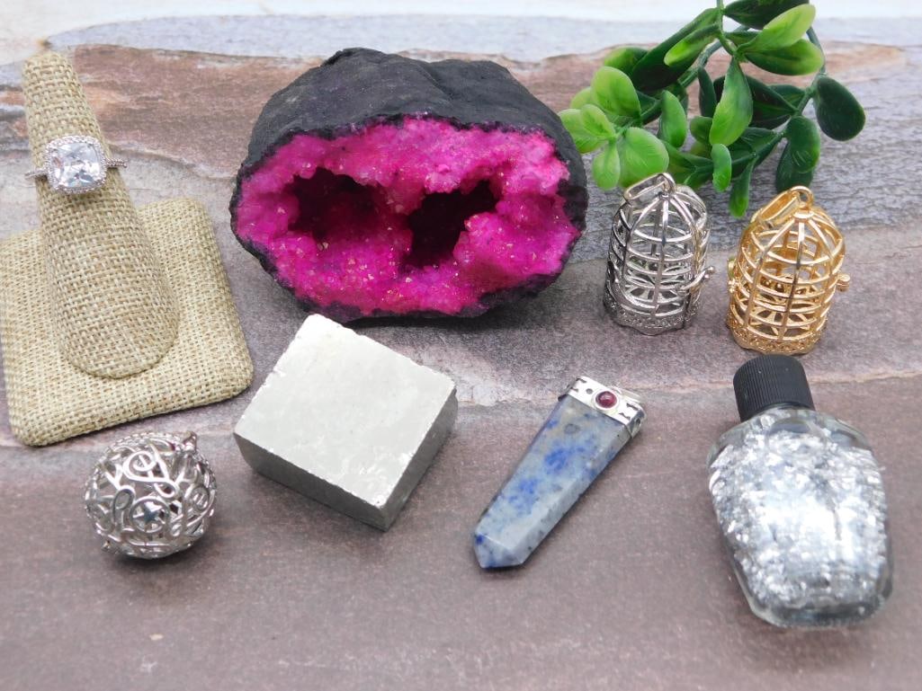 MIXED LOT ROCK STONE LAPIDARY SPECIMEN: MIXED LOT ROCK STONE LAPIDARY SPECIMEN - Authentic estate find offered in our online auction. Perfect for collectors, resellers, and enthusiasts of vintage, antiques, minerals, rocks, crystals,