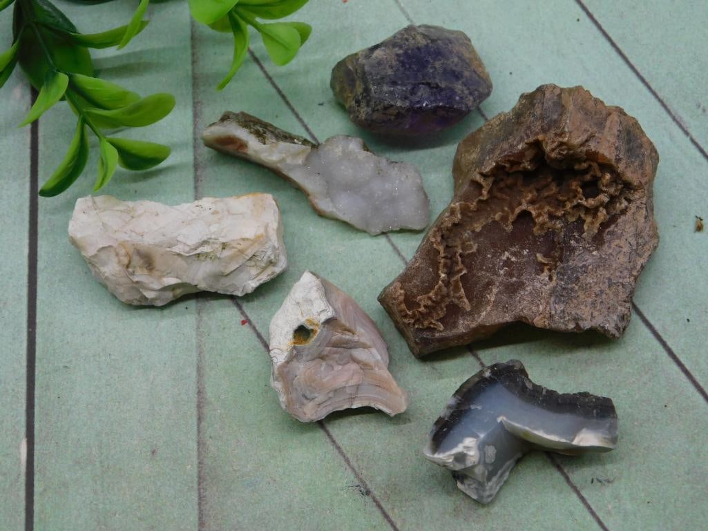 MIXED ROUGH LOT ROCK STONE LAPIDARY SPECIMEN: MIXED ROUGH LOT ROCK STONE LAPIDARY SPECIMEN - Authentic estate find offered in our online auction. Perfect for collectors, resellers, and enthusiasts of vintage, antiques, minerals, rocks, crystals,