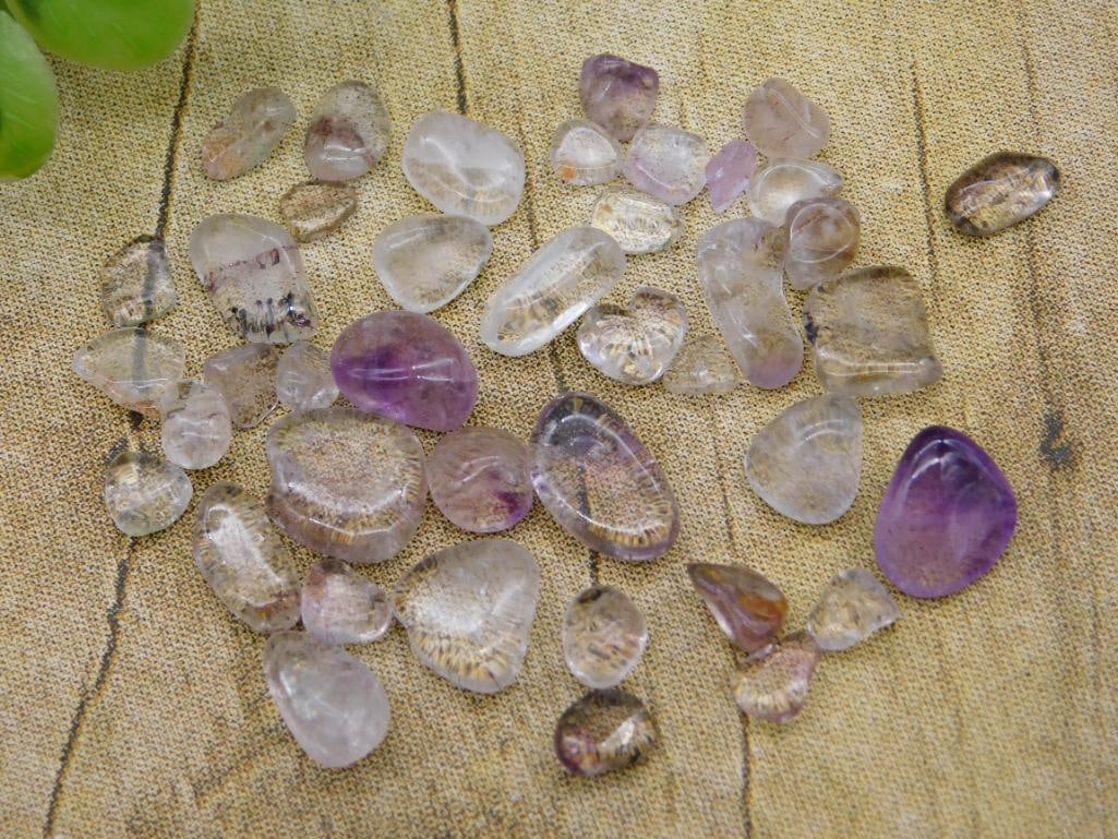 GEMSTONES ROCK STONE LAPIDARY SPECIMEN: GEMSTONES ROCK STONE LAPIDARY SPECIMEN - Part of our Discover Golden Attic, Crystals and Gems auction at HATMAN'S Auctions! Please see photos for measurements and condition. YES, we have in-house ship