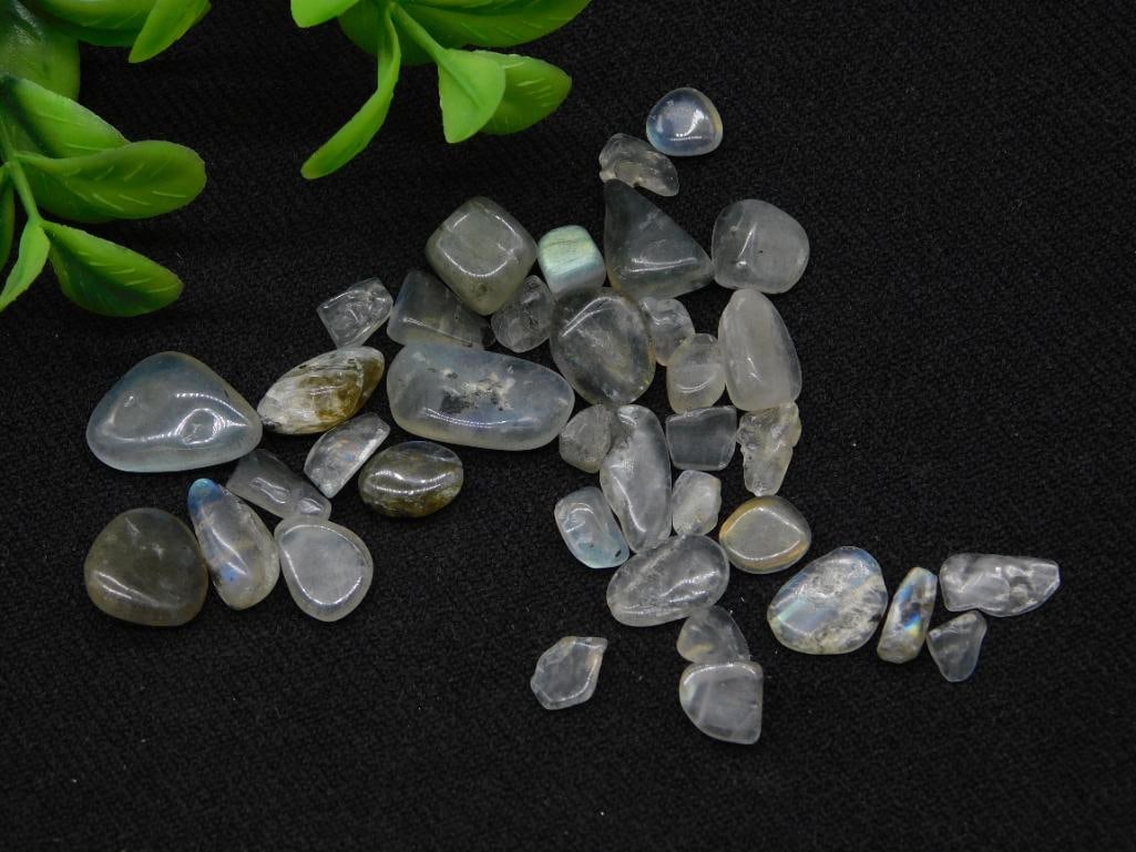 LABRADORITE ROCK STONE LAPIDARY SPECIMEN: LABRADORITE ROCK STONE LAPIDARY SPECIMEN - Part of our Discover Twilight Bazaar, Crystals and Gems auction at HATMAN'S Auctions! Please see photos for measurements and condition. YES, we have in-house