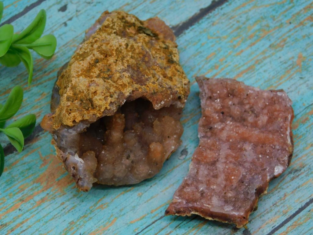 CAVE GEODE ROCK STONE LAPIDARY SPECIMEN: CAVE GEODE ROCK STONE LAPIDARY SPECIMEN - Part of our Discover Twilight Bazaar, Crystals and Gems auction at HATMAN'S Auctions! Please see photos for measurements and condition. YES, we have in-house 