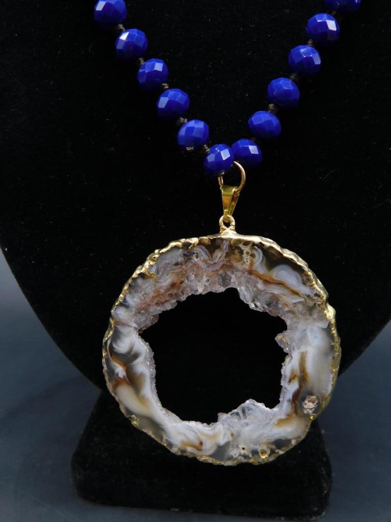 GEODE SLICE PENDANT ON SPARKLE BEAD NECKLACE ROCK STONE LAPIDARY SPECIMEN (1 of 3)