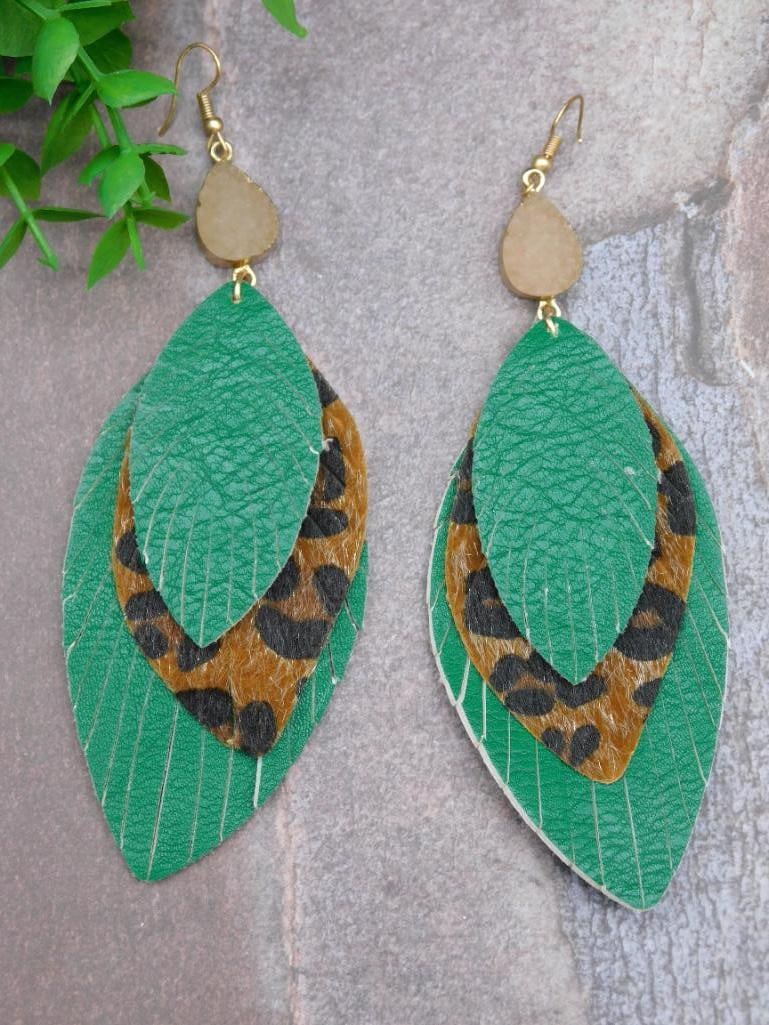 GREEN AND LEOPARD PRINT EARRINGS: GREEN AND LEOPARD PRINT EARRINGS - Authentic estate find offered in our online auction. Perfect for collectors, resellers, and enthusiasts of vintage, antiques, minerals, rocks, crystals, jewelry,