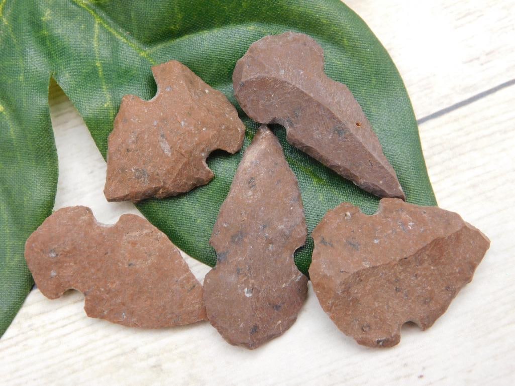 HAND KNAPPED ARTIFACT TOOLS ROCK STONE LAPIDARY SPECIMEN: HAND KNAPPED ARTIFACT TOOLS ROCK STONE LAPIDARY SPECIMEN - Part of our Discover Twilight Bazaar, Crystals and Gems auction at HATMAN'S Auctions! Please see photos for measurements and condition. YES, 