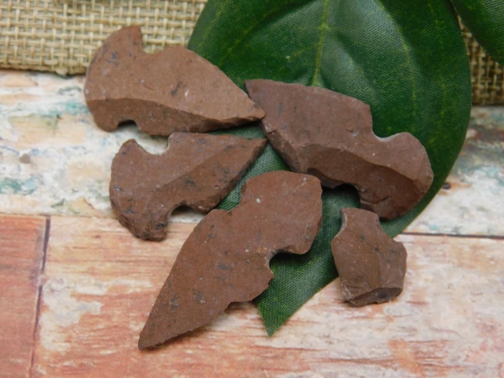 HAND KNAPPED ARTIFACT TOOLS ROCK STONE LAPIDARY SPECIMEN: HAND KNAPPED ARTIFACT TOOLS ROCK STONE LAPIDARY SPECIMEN - Part of our Discover Twilight Bazaar, Crystals and Gems auction at HATMAN'S Auctions! Please see photos for measurements and condition. YES, 