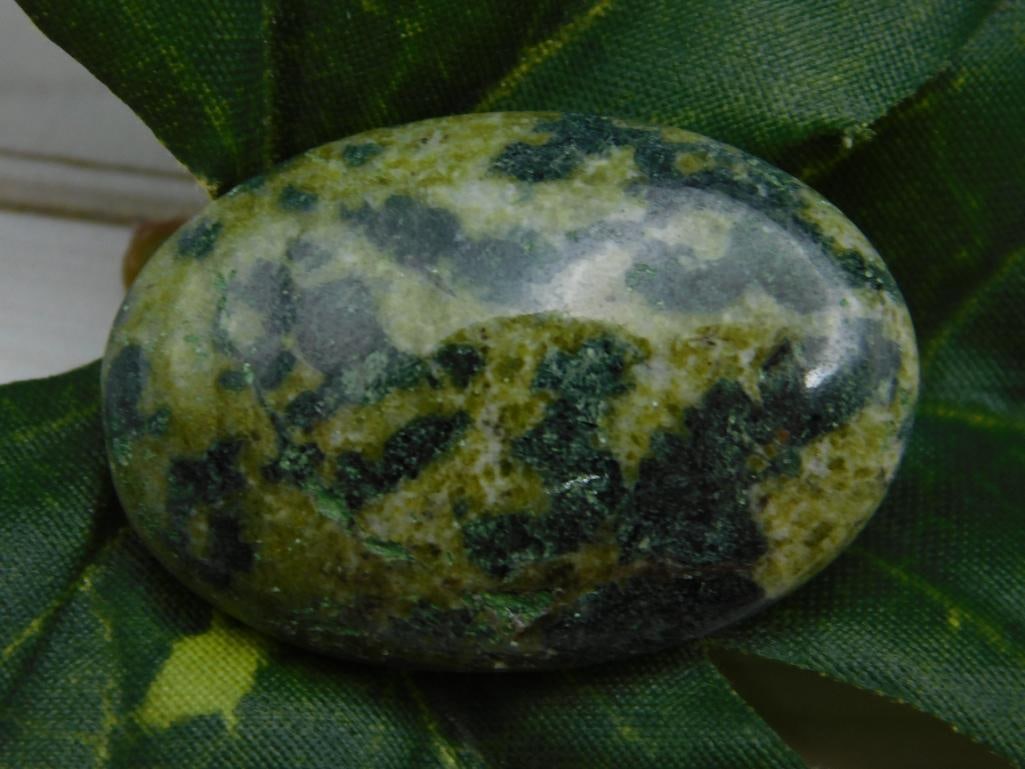 SPECIAL JEWELRY SALE! SEE PHOTOS FOR DETAILS: SPECIAL JEWELRY SALE! SEE PHOTOS FOR DETAILS - Part of our Discover Twilight Bazaar, Crystals and Gems auction at HATMAN'S Auctions! Please see photos for measurements and condition. YES, we have in-h