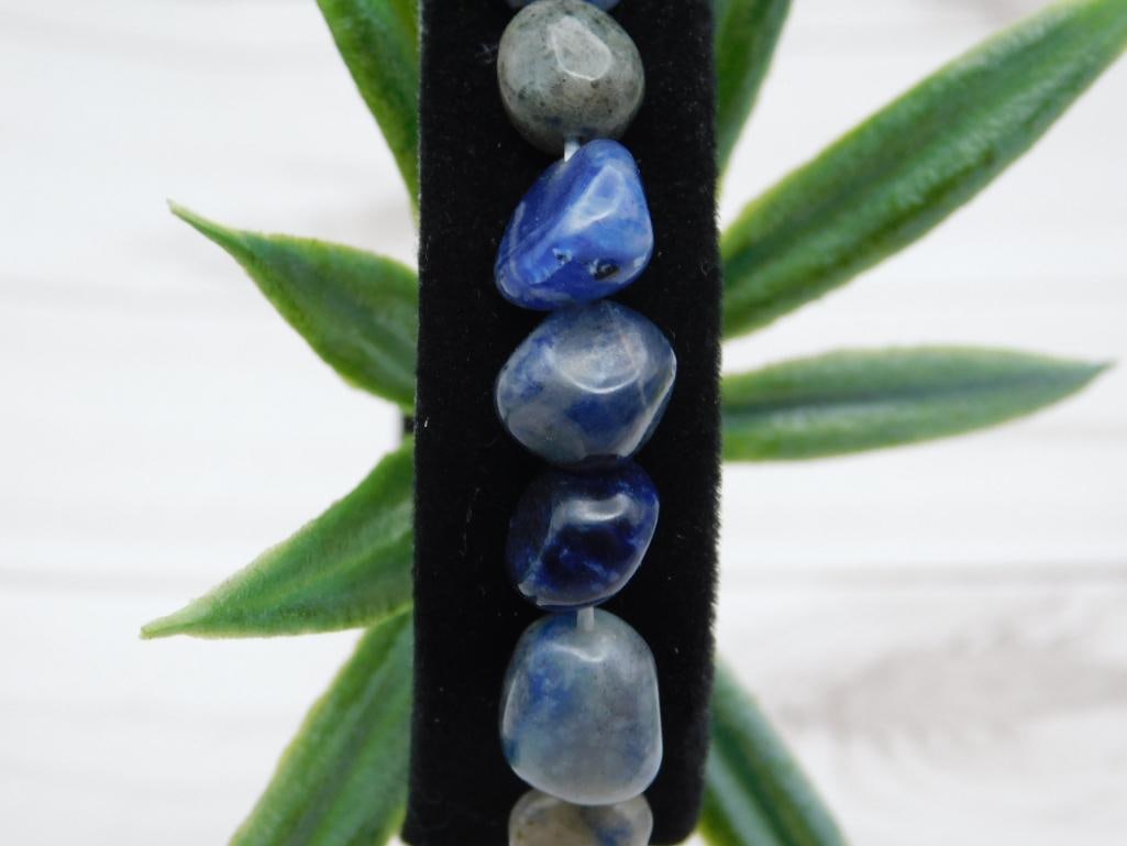 SPECIAL JEWELRY SALE! SEE PHOTOS FOR DETAILS: SPECIAL JEWELRY SALE! SEE PHOTOS FOR DETAILS - Part of our Discover Twilight Bazaar, Crystals and Gems auction at HATMAN'S Auctions! Please see photos for measurements and condition. YES, we have in-h
