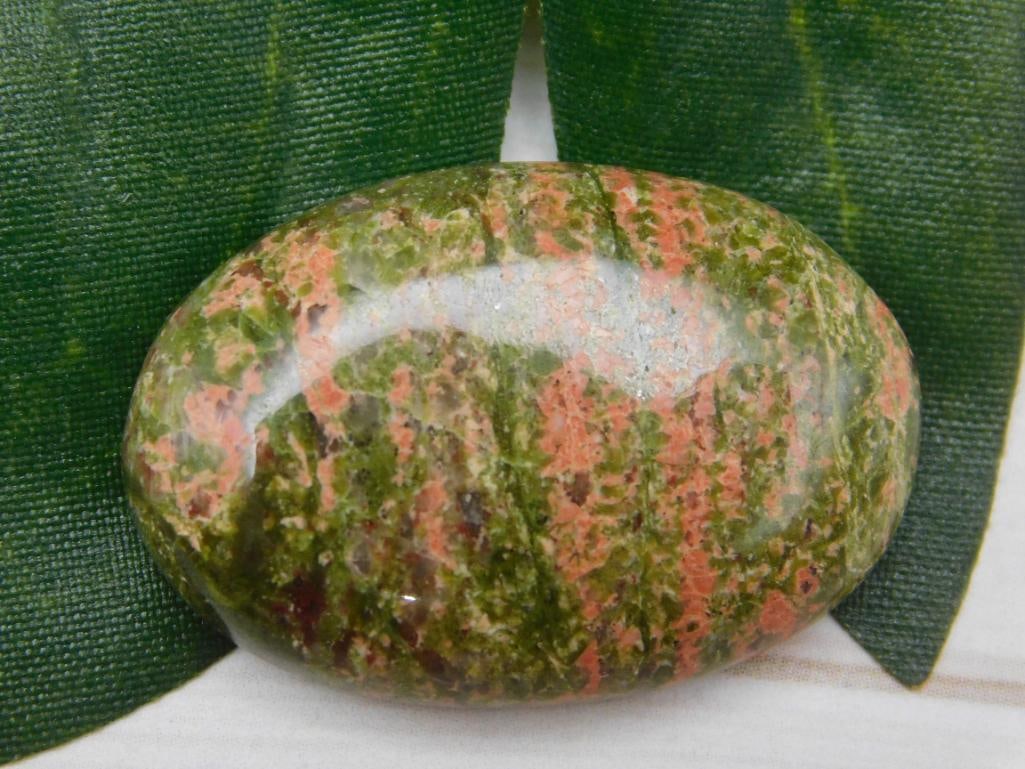 SPECIAL JEWELRY SALE! SEE PHOTOS FOR DETAILS: SPECIAL JEWELRY SALE! SEE PHOTOS FOR DETAILS - Part of our Discover Twilight Bazaar, Crystals and Gems auction at HATMAN'S Auctions! Please see photos for measurements and condition. YES, we have in-h