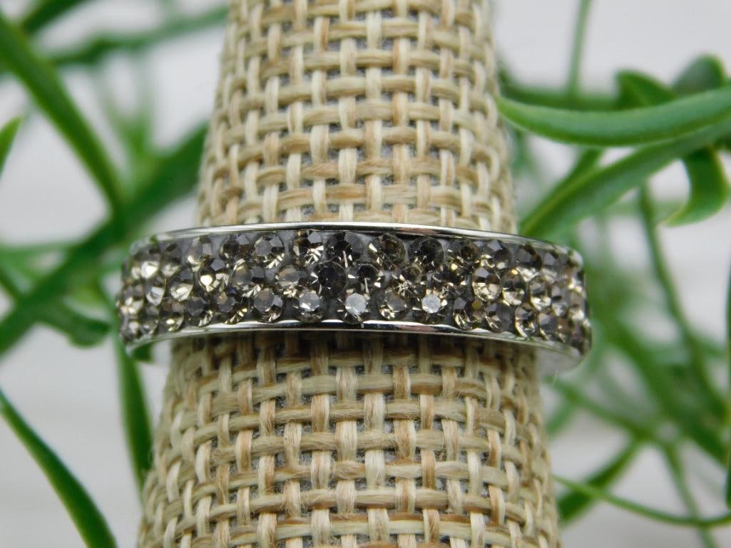 GENUINE STONE RING SIZE 6: GENUINE STONE RING SIZE 6 - Part of our Discover Twilight Bazaar, Crystals and Gems auction at HATMAN'S Auctions! Please see photos for measurements and condition. YES, we have in-house shipping! We h
