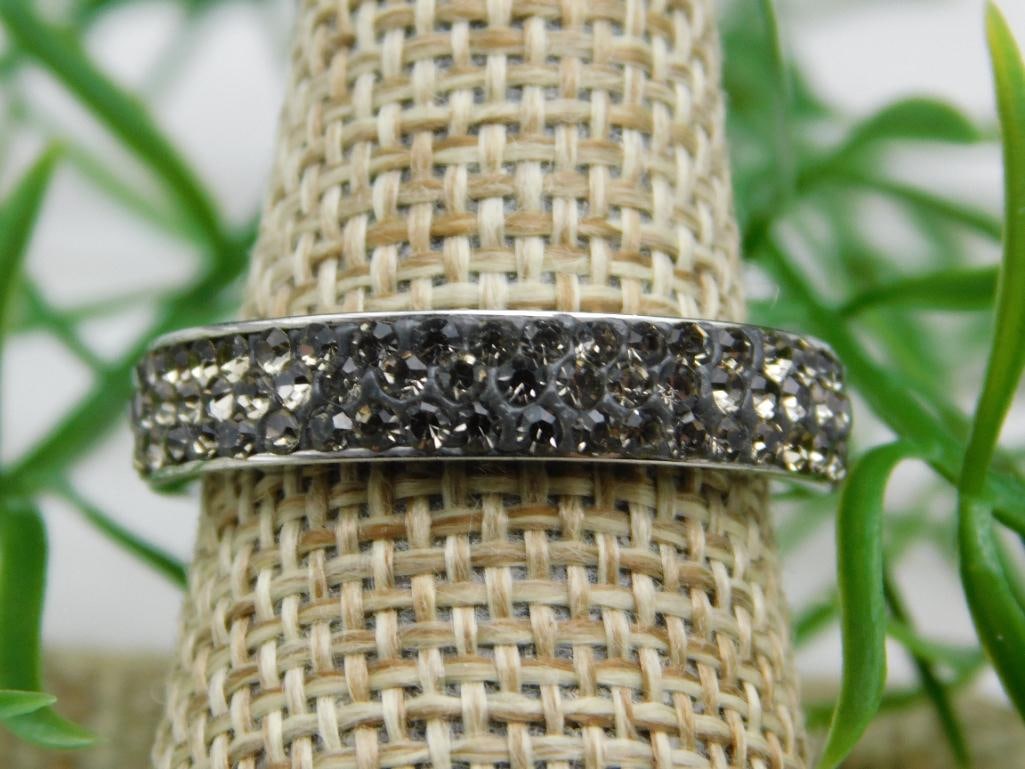 GENUINE STONE RING SIZE 9: GENUINE STONE RING SIZE 9 - Part of our Discover Twilight Bazaar, Crystals and Gems auction at HATMAN'S Auctions! Please see photos for measurements and condition. YES, we have in-house shipping! We