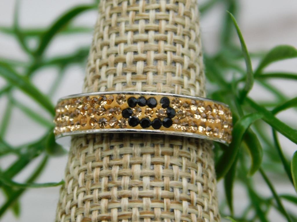 GENUINE STONE RING SIZE 6: GENUINE STONE RING SIZE 6 - Part of our Discover Twilight Bazaar, Crystals and Gems auction at HATMAN'S Auctions! Please see photos for measurements and condition. YES, we have in-house shipping! We h