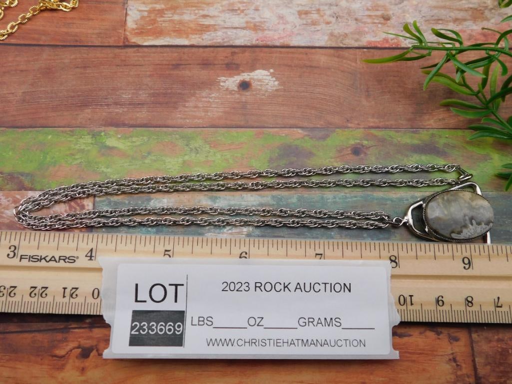 CRAZY LACE PENDANT NECKLACE ROCK STONE LAPIDARY SPECIMEN: CRAZY LACE PENDANT NECKLACE ROCK STONE LAPIDARY SPECIMEN - Authentic estate find offered in our online auction. Perfect for collectors, resellers, and enthusiasts of vintage, antiques, minerals,