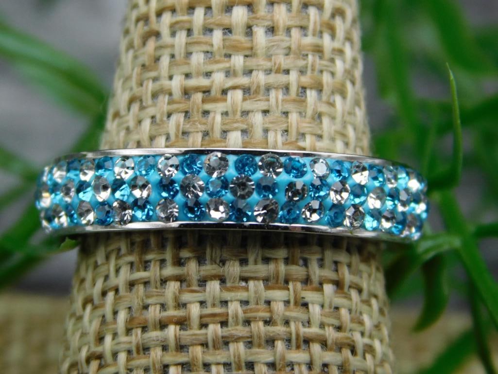 SPECIAL JEWELRY SALE! SEE PHOTOS FOR DETAILS: SPECIAL JEWELRY SALE! SEE PHOTOS FOR DETAILS - Part of our Discover Twilight Bazaar, Crystals and Gems auction at HATMAN'S Auctions! Please see photos for measurements and condition. YES, we have in-h