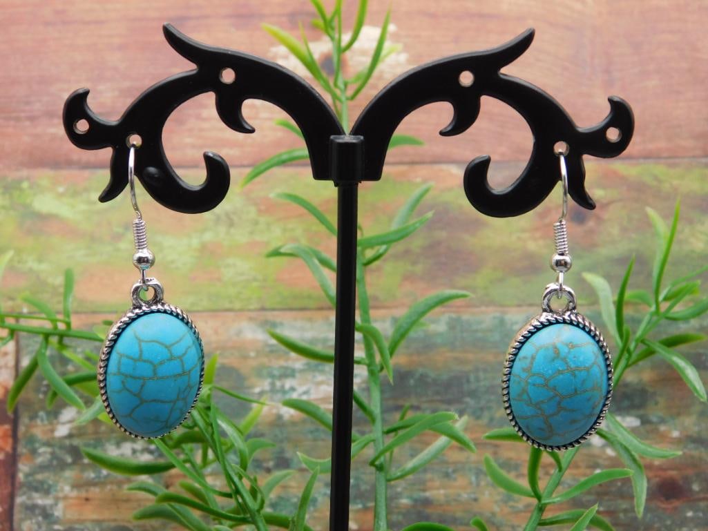 SPECIAL JEWELRY SALE! SEE PHOTOS FOR DETAILS: SPECIAL JEWELRY SALE! SEE PHOTOS FOR DETAILS - Part of our Discover Silver Lining, Crystals and Gems auction at HATMAN'S Auctions! Please see photos for measurements and condition. YES, we have in-hou