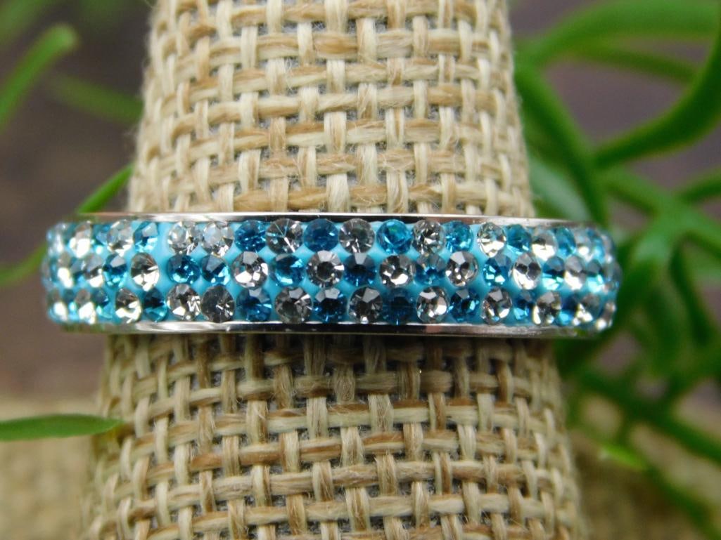 SPECIAL JEWELRY SALE! SEE PHOTOS FOR DETAILS: SPECIAL JEWELRY SALE! SEE PHOTOS FOR DETAILS - Part of our Discover Silver Lining, Crystals and Gems auction at HATMAN'S Auctions! Please see photos for measurements and condition. YES, we have in-hou