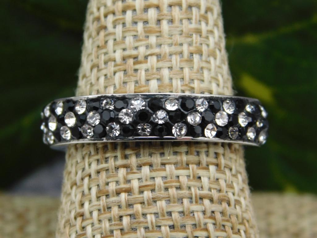 SPECIAL JEWELRY SALE! SEE PHOTOS FOR DETAILS: SPECIAL JEWELRY SALE! SEE PHOTOS FOR DETAILS - Part of our Discover Silver Lining, Crystals and Gems auction at HATMAN'S Auctions! Please see photos for measurements and condition. YES, we have in-hou