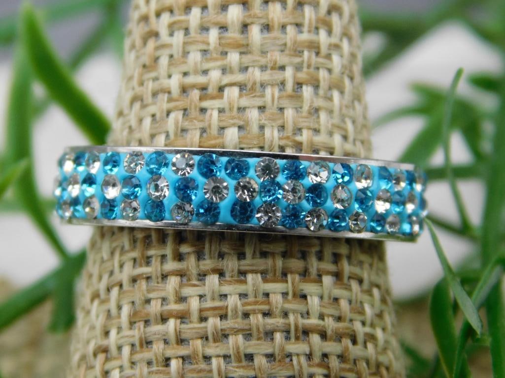 SPECIAL JEWELRY SALE! SEE PHOTOS FOR DETAILS: SPECIAL JEWELRY SALE! SEE PHOTOS FOR DETAILS - Part of our Discover Silver Lining, Crystals and Gems auction at HATMAN'S Auctions! Please see photos for measurements and condition. YES, we have in-hou