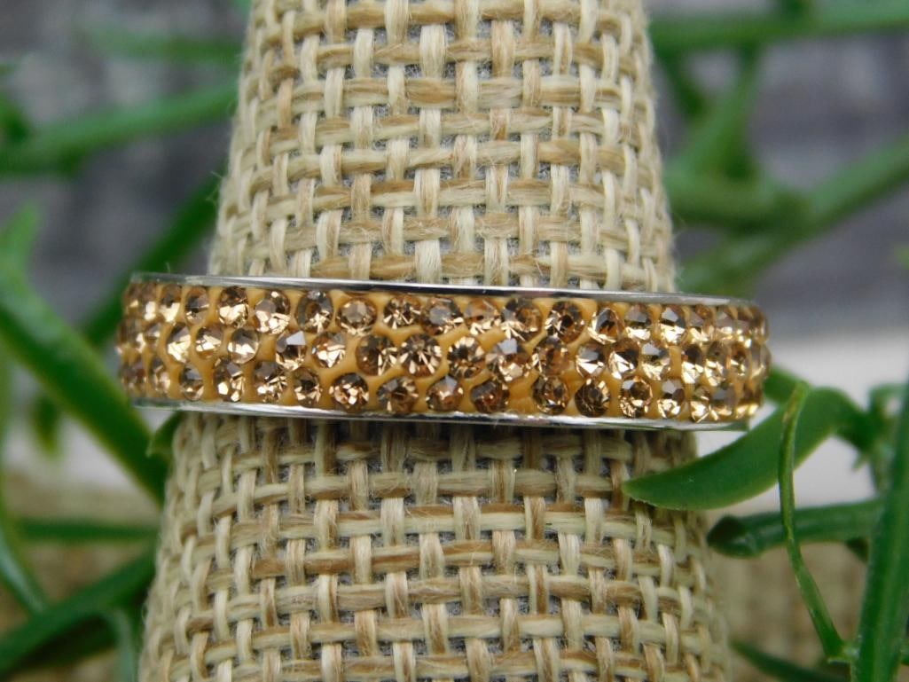 SPECIAL JEWELRY SALE! SEE PHOTOS FOR DETAILS: SPECIAL JEWELRY SALE! SEE PHOTOS FOR DETAILS - Part of our Discover Silver Lining, Crystals and Gems auction at HATMAN'S Auctions! Please see photos for measurements and condition. YES, we have in-hou