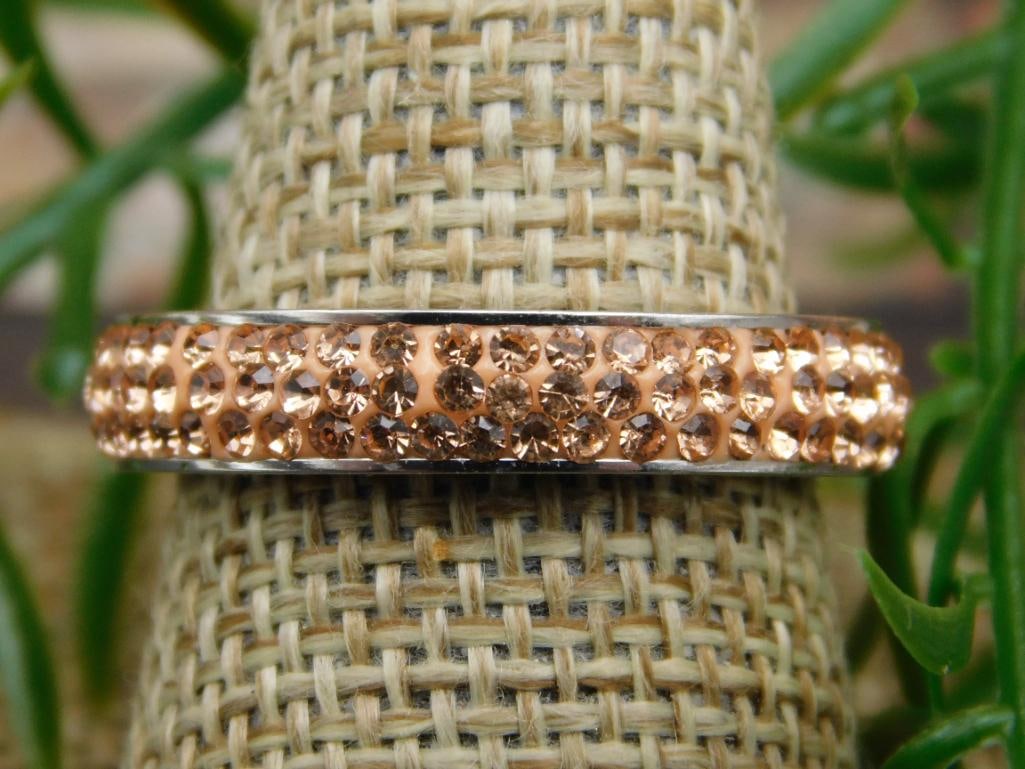 SPECIAL JEWELRY SALE! SEE PHOTOS FOR DETAILS: SPECIAL JEWELRY SALE! SEE PHOTOS FOR DETAILS - Part of our Discover Silver Lining, Crystals and Gems auction at HATMAN'S Auctions! Please see photos for measurements and condition. YES, we have in-hou
