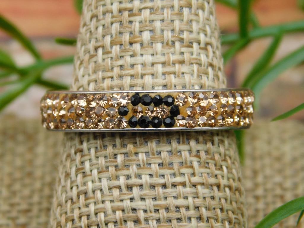 SPECIAL JEWELRY SALE! SEE PHOTOS FOR DETAILS: SPECIAL JEWELRY SALE! SEE PHOTOS FOR DETAILS - Part of our Discover Silver Lining, Crystals and Gems auction at HATMAN'S Auctions! Please see photos for measurements and condition. YES, we have in-hou