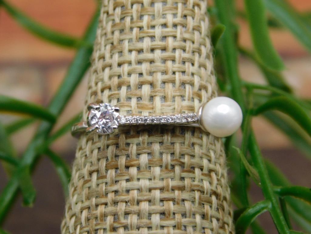 SPECIAL JEWELRY SALE! SEE PHOTOS FOR DETAILS: SPECIAL JEWELRY SALE! SEE PHOTOS FOR DETAILS - Part of our Discover Silver Lining, Crystals and Gems auction at HATMAN'S Auctions! Please see photos for measurements and condition. YES, we have in-hou