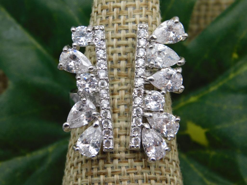 SPECIAL JEWELRY SALE! SEE PHOTOS FOR DETAILS: SPECIAL JEWELRY SALE! SEE PHOTOS FOR DETAILS - Part of our Discover Silver Lining, Crystals and Gems auction at HATMAN'S Auctions! Please see photos for measurements and condition. YES, we have in-hou