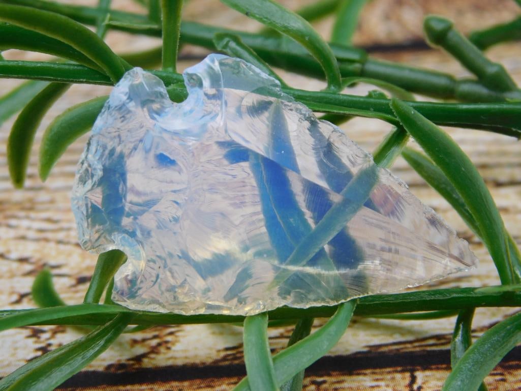 OPALITE HAND KNAPPED ARROWHEAD TOOL ROCK STONE LAPIDARY SPECIMEN: OPALITE HAND KNAPPED ARROWHEAD TOOL ROCK STONE LAPIDARY SPECIMEN - Authentic estate find offered in our online auction. Perfect for collectors, resellers, and enthusiasts of vintage, antiques, mineral