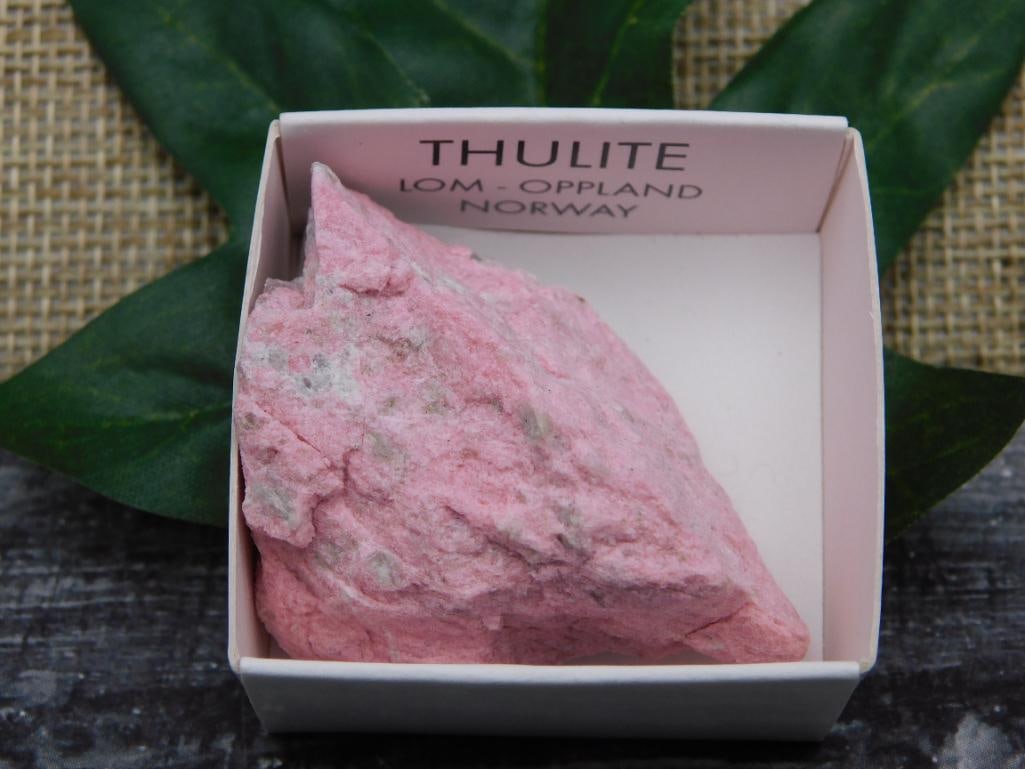 THULITE ROCK STONE LAPIDARY SPECIMEN: THULITE ROCK STONE LAPIDARY SPECIMEN - Part of our Discover Silver Lining, Crystals and Gems auction at HATMAN'S Auctions! Please see photos for measurements and condition. YES, we have in-house shipp