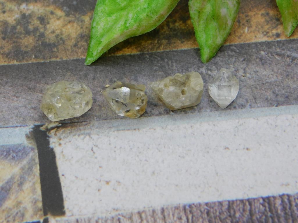 HERKIMER DIAMOND ROCK STONE LAPIDARY SPECIMEN: HERKIMER DIAMOND ROCK STONE LAPIDARY SPECIMEN - Authentic estate find offered in our online auction. Perfect for collectors, resellers, and enthusiasts of vintage, antiques, minerals, rocks, crystals,