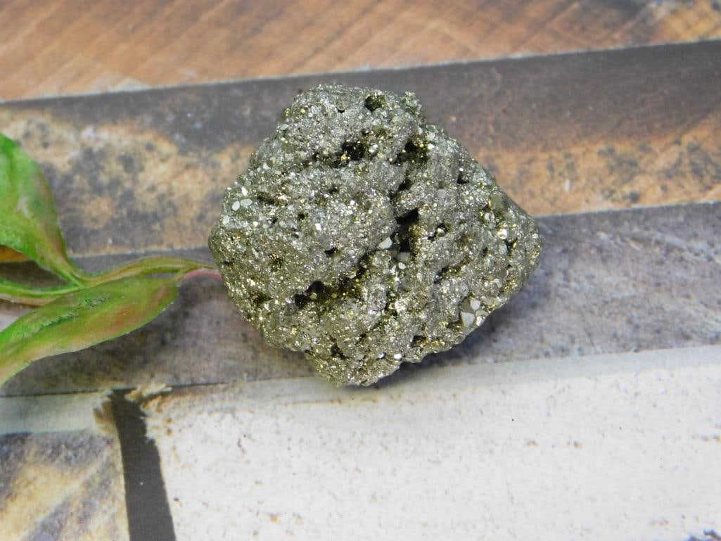 PYRITE ROCK STONE LAPIDARY SPECIMEN: PYRITE ROCK STONE LAPIDARY SPECIMEN - Authentic estate find offered in our online auction. Perfect for collectors, resellers, and enthusiasts of vintage, antiques, minerals, rocks, crystals, jewelry, 