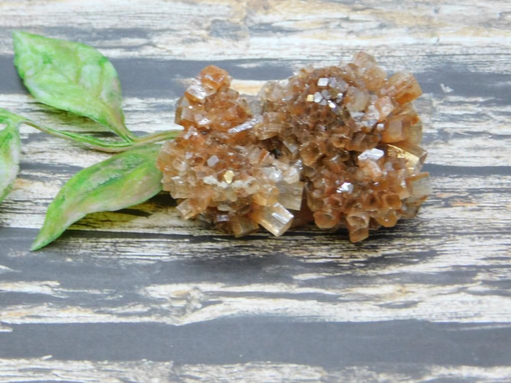 ARAGONITE ROCK STONE LAPIDARY SPECIMEN: ARAGONITE ROCK STONE LAPIDARY SPECIMEN - Authentic estate find offered in our online auction. Perfect for collectors, resellers, and enthusiasts of vintage, antiques, minerals, rocks, crystals, jewelr