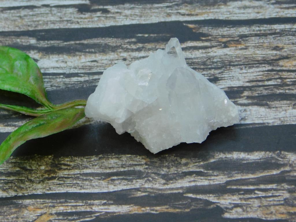 QUARTZ ROCK STONE LAPIDARY SPECIMEN: QUARTZ ROCK STONE LAPIDARY SPECIMEN - Authentic estate find offered in our online auction. Perfect for collectors, resellers, and enthusiasts of vintage, antiques, minerals, rocks, crystals, jewelry,
