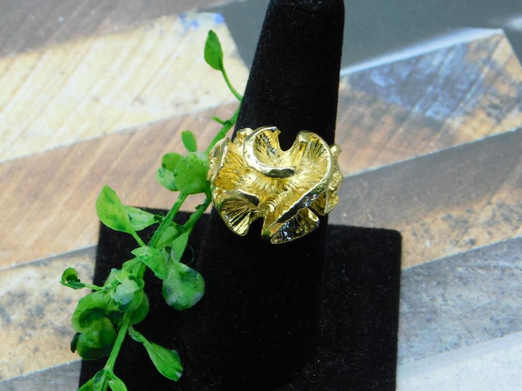 RING ROCK STONE LAPIDARY SPECIMEN: RING ROCK STONE LAPIDARY SPECIMEN - Authentic estate find offered in our online auction. Perfect for collectors, resellers, and enthusiasts of vintage, antiques, minerals, rocks, crystals, jewelry, an