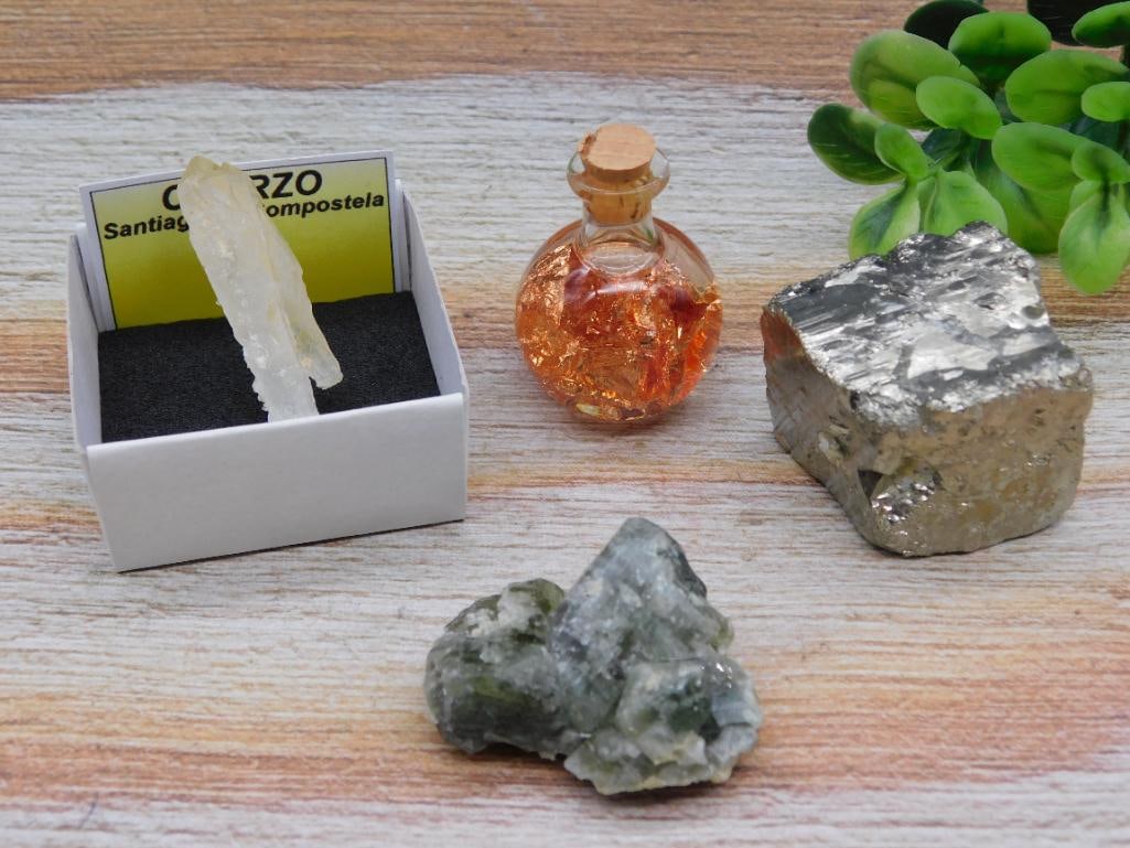 MIXED LOT ROCK STONE LAPIDARY SPECIMEN: MIXED LOT ROCK STONE LAPIDARY SPECIMEN - Authentic estate find offered in our online auction. Perfect for collectors, resellers, and enthusiasts of vintage, antiques, minerals, rocks, crystals,