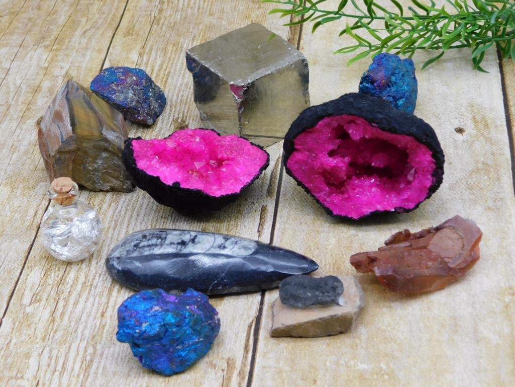MIXED LOT ROCK STONE LAPIDARY SPECIMEN: MIXED LOT ROCK STONE LAPIDARY SPECIMEN - Authentic estate find offered in our online auction. Perfect for collectors, resellers, and enthusiasts of vintage, antiques, minerals, rocks, crystals, jewelr