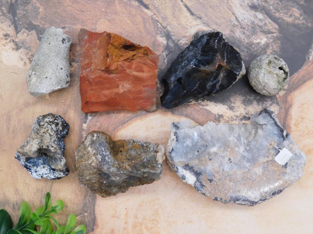 MIXED ROUGH LOT: MIXED ROUGH LOT - Authentic estate find offered in our online auction. Perfect for collectors, resellers, and enthusiasts of vintage, antiques, minerals, rocks, crystals, jewelry, and rare unique
