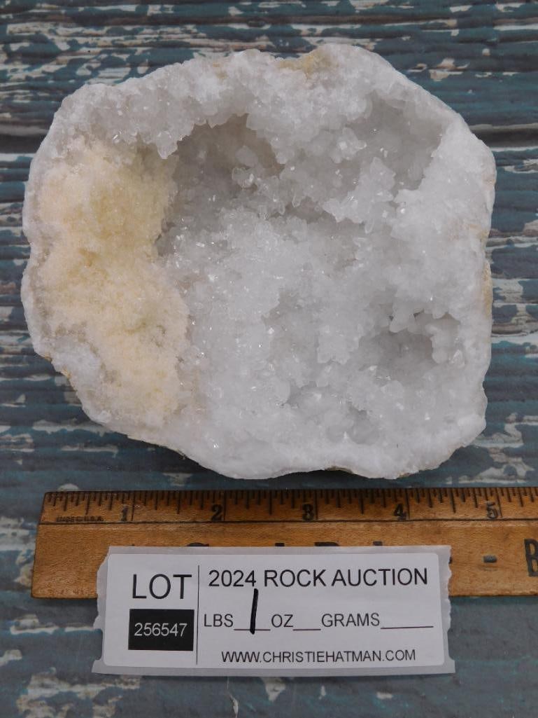 GEODE ROCK STONE LAPIDARY SPECIMEN: GEODE ROCK STONE LAPIDARY SPECIMEN - Authentic estate find offered in our online auction. Perfect for collectors, resellers, and enthusiasts of vintage, antiques, minerals, rocks, crystals, jewelry, a