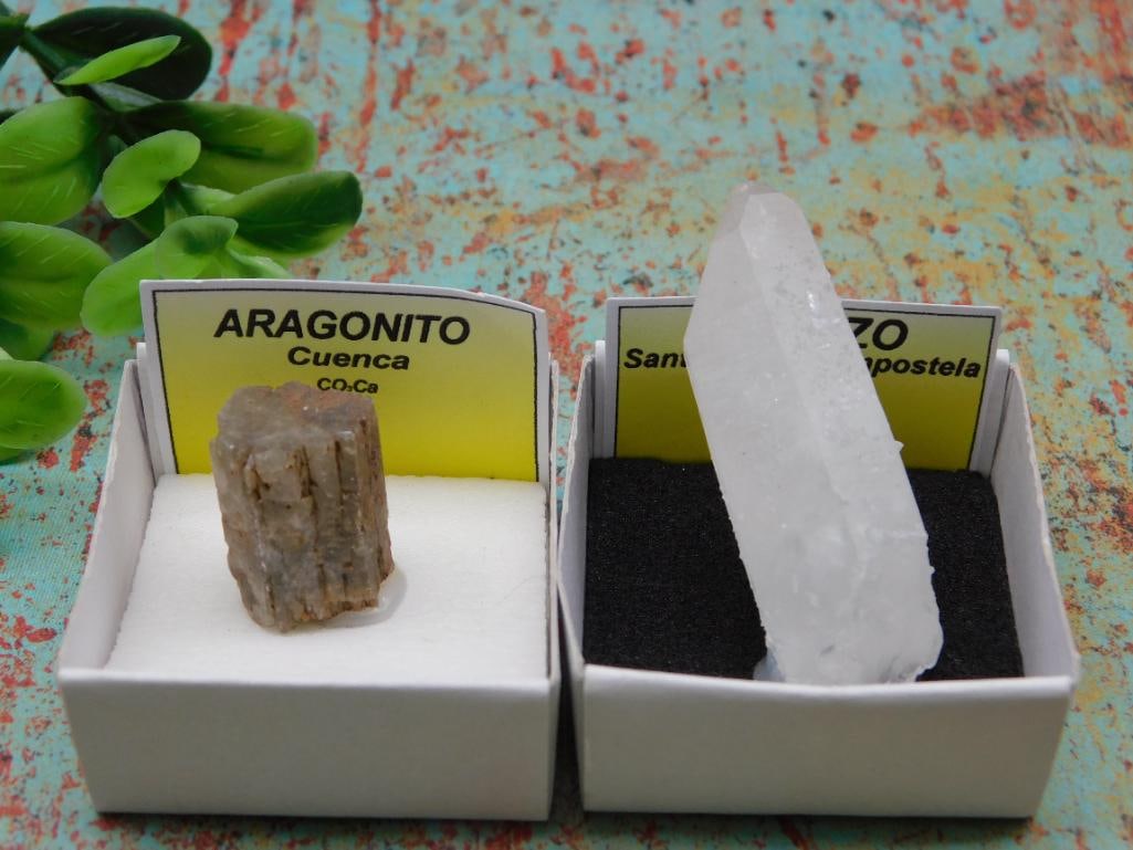 MIXED ROUGH LOT ROCK STONE LAPIDARY SPECIMEN: MIXED ROUGH LOT ROCK STONE LAPIDARY SPECIMEN - Authentic estate find offered in our online auction. Perfect for collectors, resellers, and enthusiasts of vintage, antiques, minerals, rocks, crystals,