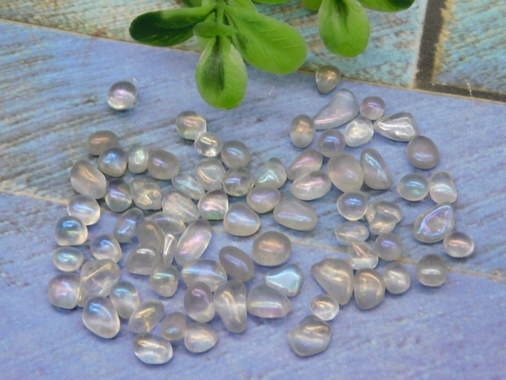 RAINBOW MOONSTONE ROCK STONE LAPIDARY SPECIMEN: RAINBOW MOONSTONE ROCK STONE LAPIDARY SPECIMEN - Authentic estate find offered in our online auction. Perfect for collectors, resellers, and enthusiasts of vintage, antiques, minerals, rocks,
